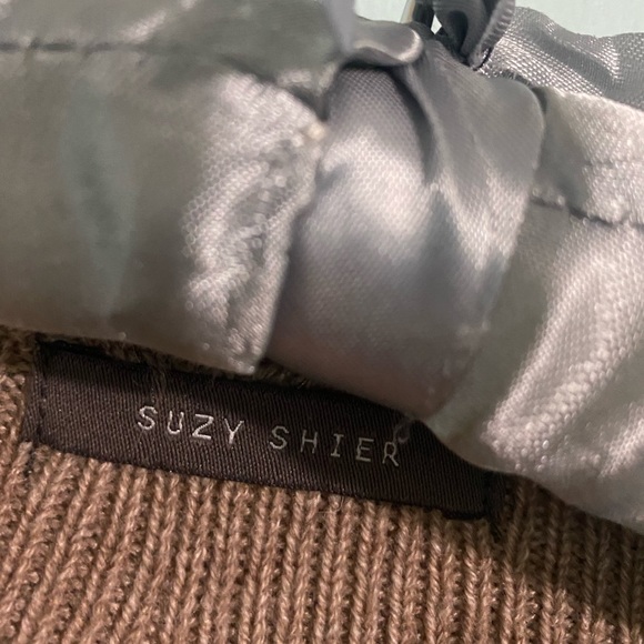BOGO FREE Suzy Shier Sweater - Picture 5 of 9